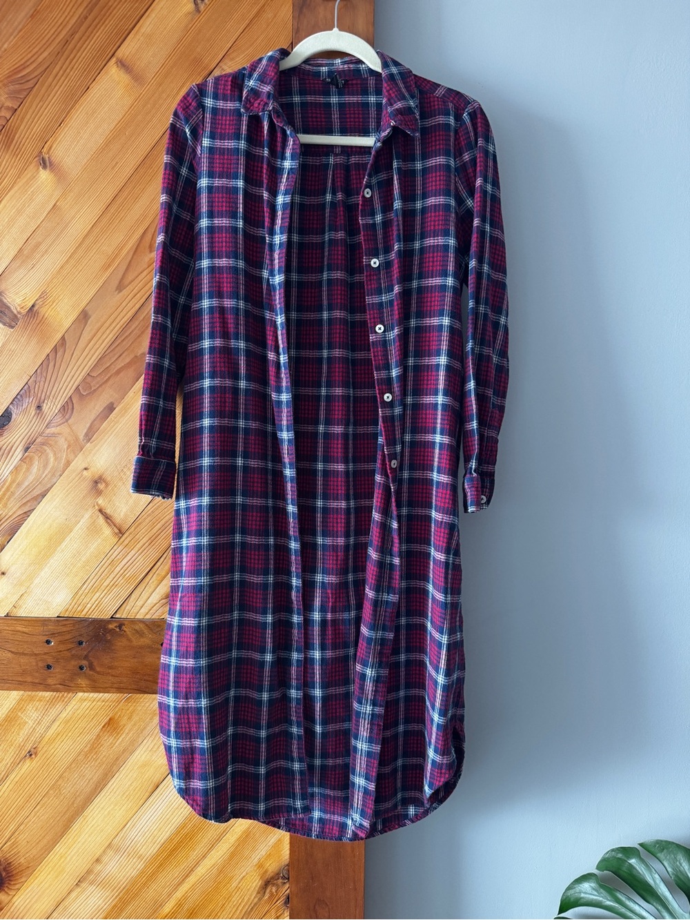 Forever 21 Long Plaid Shirt Red Blue White Button Front M